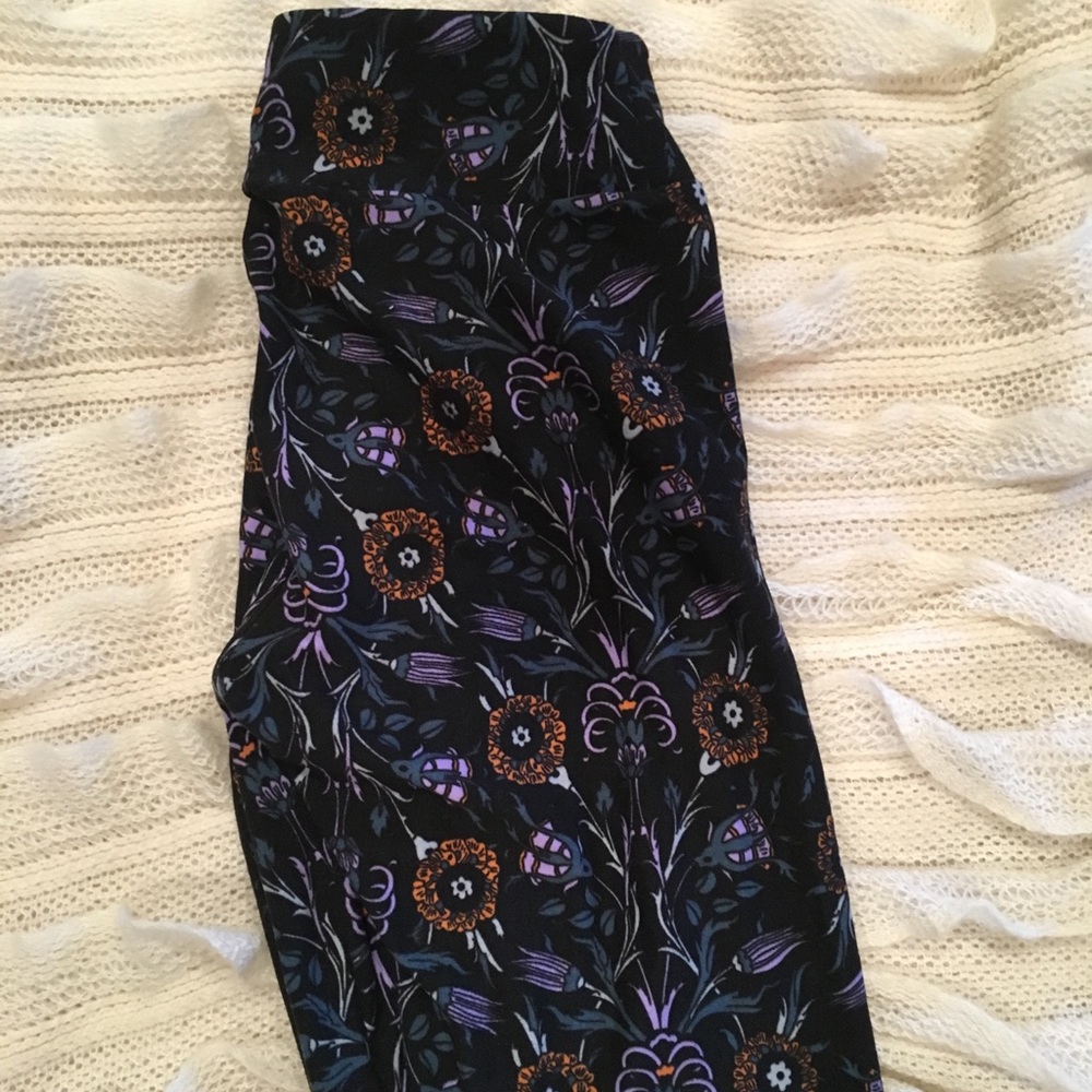 EUC LuLaRoe OS leggings.